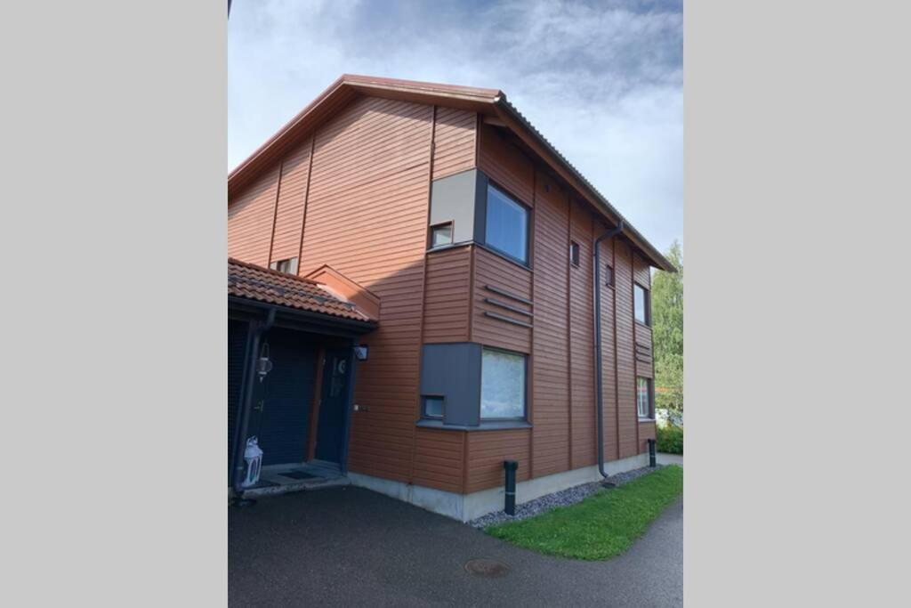 Luxus House With Sauna Nearby Airport Apartment วานตา ภายนอก รูปภาพ
